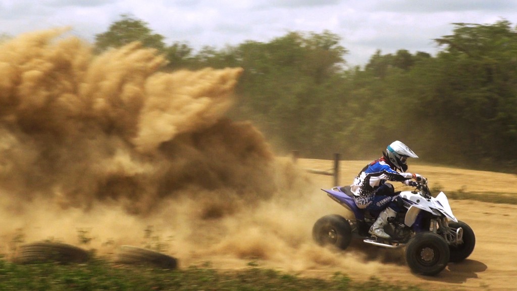 yfz450r_gytr_budget_racer_project_turn_berm_bust