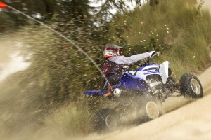 2015_yamaha_raptor_700r_first_test_rear_shocks_action